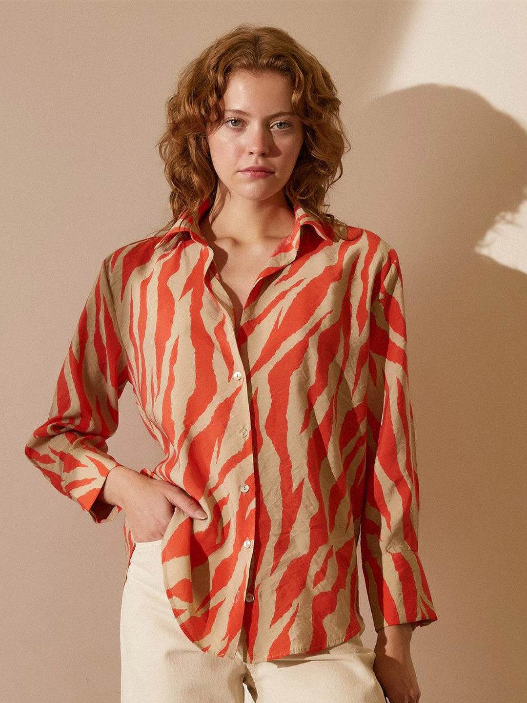 PRET A TUER Spread Collar Abstract Printed Casual Shirt, Beige
PRET A TUER Spread Collar Abstract Printed Casual Shirt, Beige