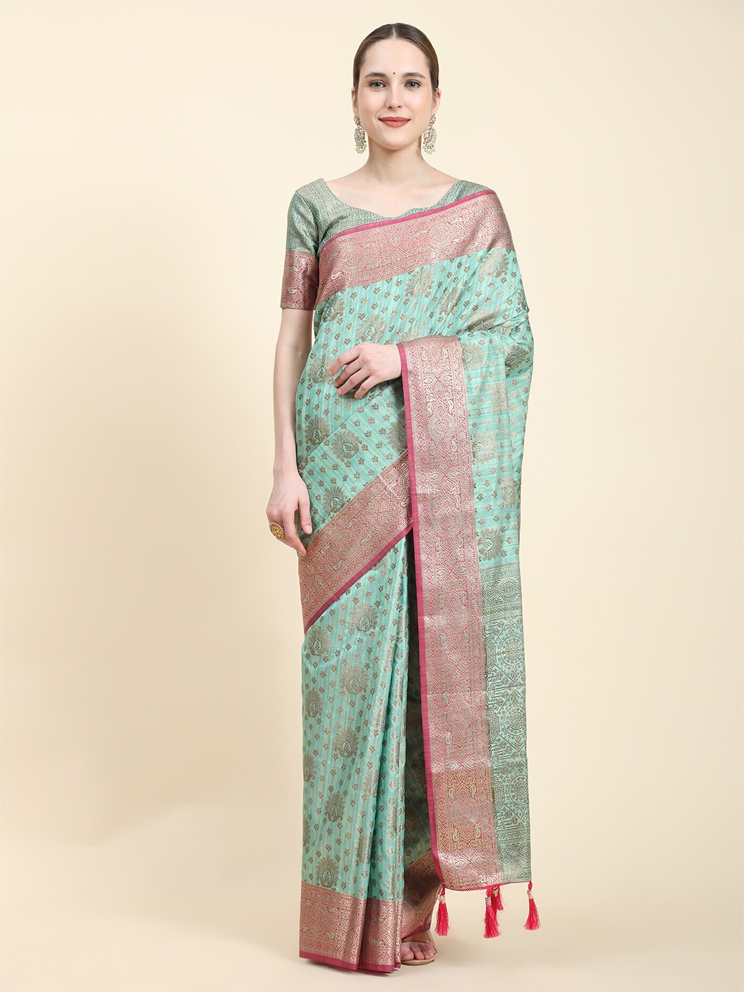 MARGI DESIGNERS Ethnic Motifs Woven Design Zari Kanjeevaram Saree, Turquoise blue
MARGI DESIGNERS Ethnic Motifs Woven Design Zari Kanjeevaram Saree, Turquoise blue