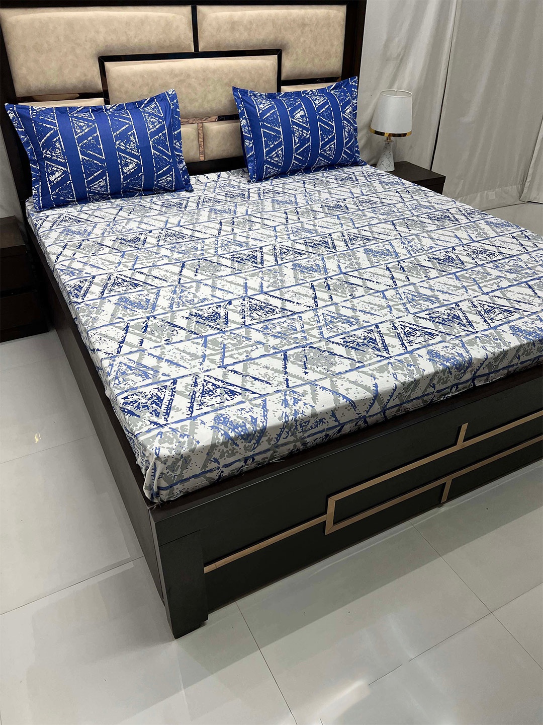 Pure Decor Lifestyle Blue Geometric 400 TC Pure Cotton King Bedsheet with 2 Pillow Covers
Pure Decor Lifestyle Blue Geometric 400 TC Pure Cotton King Bedsheet with 2 Pillow Covers