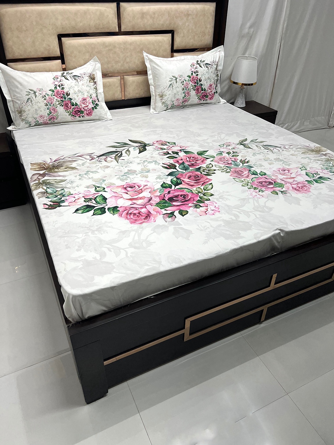 Pure Decor Majestic Pink Floral 500 TC Pure Cotton King Bedsheet with 2 Pillow Covers
Pure Decor Majestic Pink Floral 500 TC Pure Cotton King Bedsheet with 2 Pillow Covers