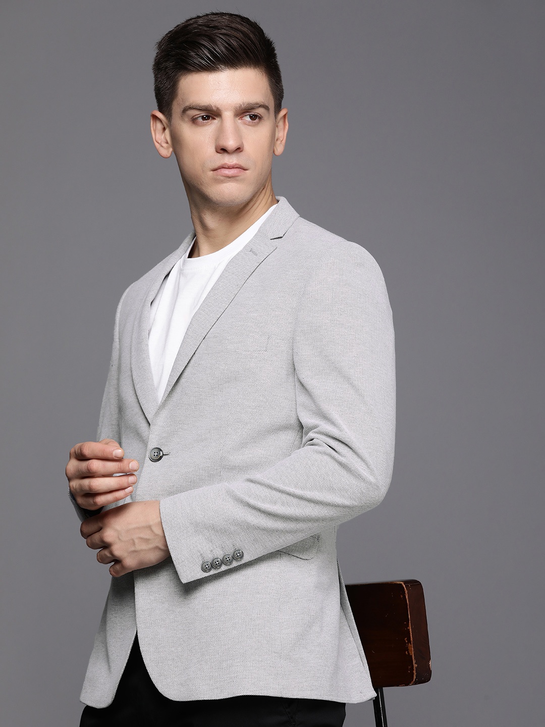 Louis Philippe Sport Men Super Slim Fit Textured Single Breasted Casual Blazer, Grey
Louis Philippe Sport Men Super Slim Fit Textured Single Breasted Casual Blazer, Grey