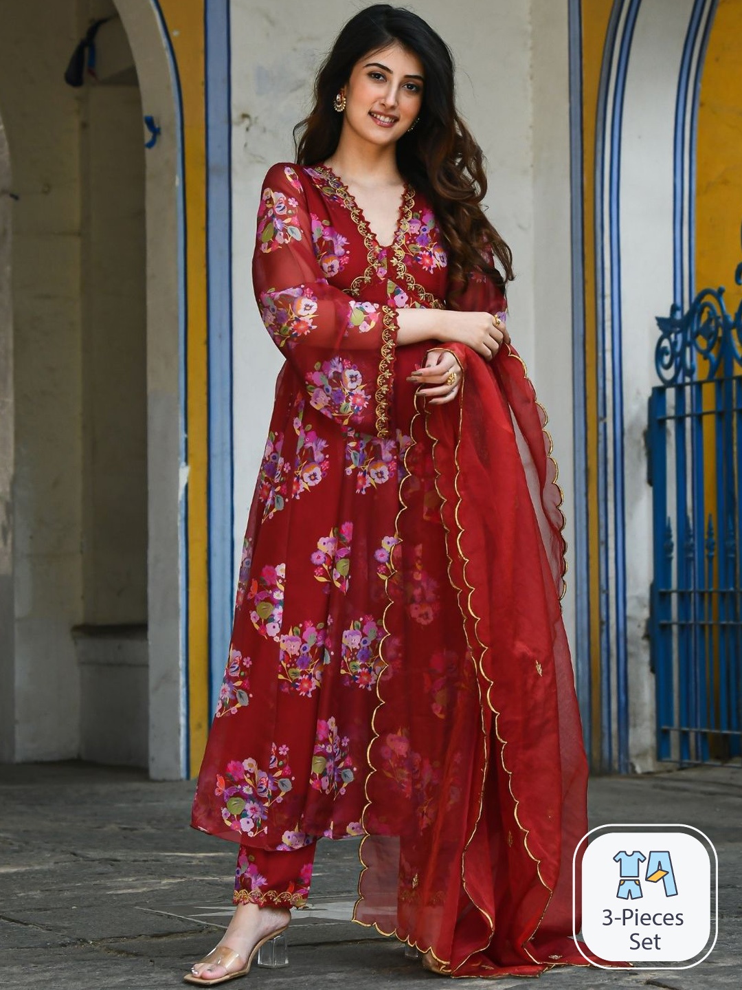 Urbanstree Floral Printed V-Neck Flared Sleeve Anarkali Pleated Kurta Set With Dupatta, Maroon
Urbanstree Floral Printed V-Neck Flared Sleeve Anarkali Pleated Kurta Set With Dupatta, Maroon