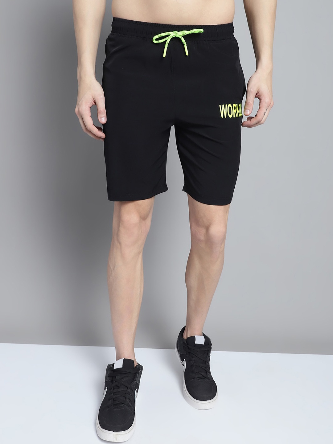 WELL QUALITY Men Training or Gym Sports Shorts, Black