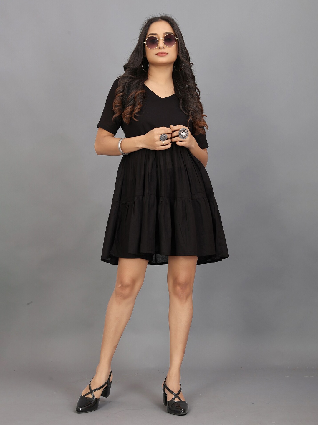 Pari THE FASHION STUDIO V-Neck Tiered Gathered & Pleated Liva A Line Dress, Black
Pari THE FASHION STUDIO V-Neck Tiered Gathered & Pleated Liva A Line Dress, Black