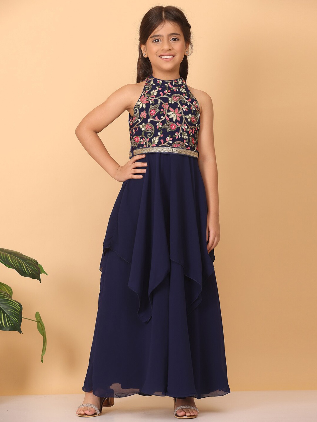 Ethnovog Girls Floral Embroidered Choker Neck Layered Georgette Maxi Ethnic Dress, Navy blue
Ethnovog Girls Floral Embroidered Choker Neck Layered Georgette Maxi Ethnic Dress, Navy blue