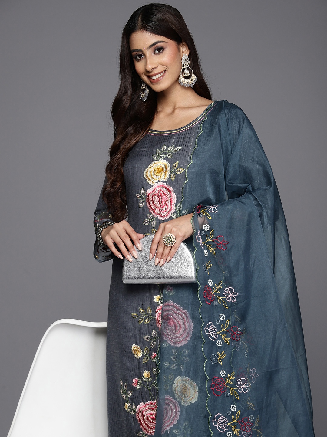 Indo Era Floral Embroidered Regular Thread Work Kurta with Trousers & Dupatta, Navy blue
Indo Era Floral Embroidered Regular Thread Work Kurta with Trousers & Dupatta, Navy blue