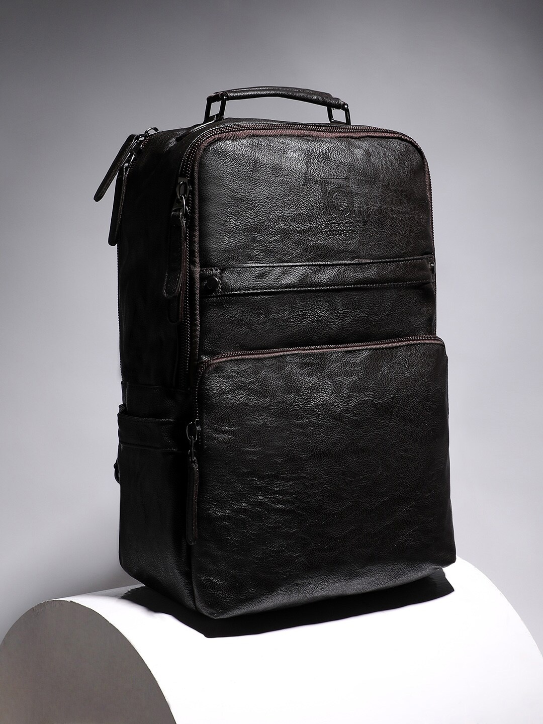 French Accent The Metropolitan Men Textured Padded Mesh 18 Inch Laptop Backpack, Brown
French Accent The Metropolitan Men Textured Padded Mesh 18 Inch Laptop Backpack, Brown