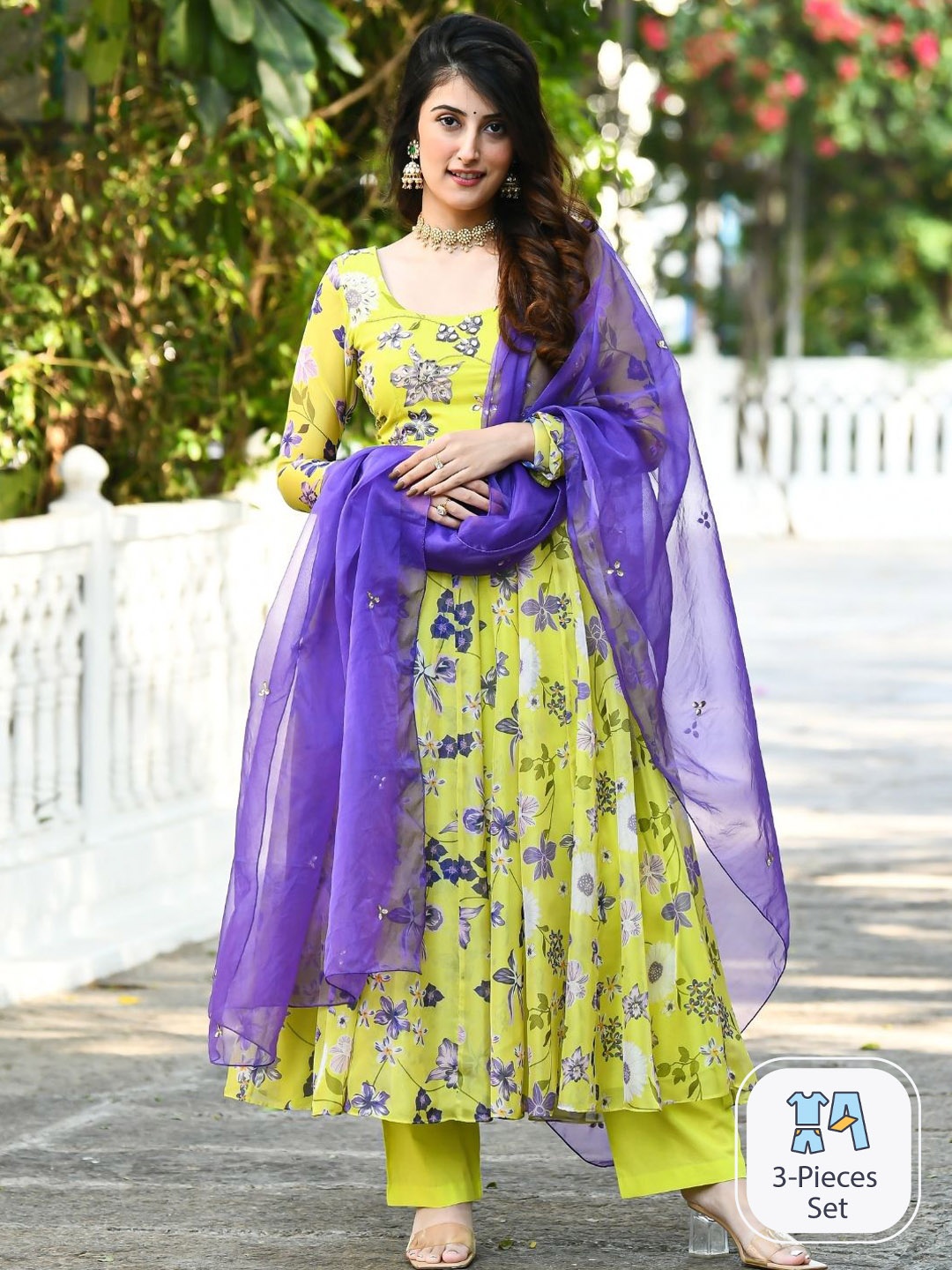Urbanstree Floral Printed Long Sleeve Anarkali Sequinned Kurta With Trousers & Dupatta, Green
Urbanstree Floral Printed Long Sleeve Anarkali Sequinned Kurta With Trousers & Dupatta, Green
