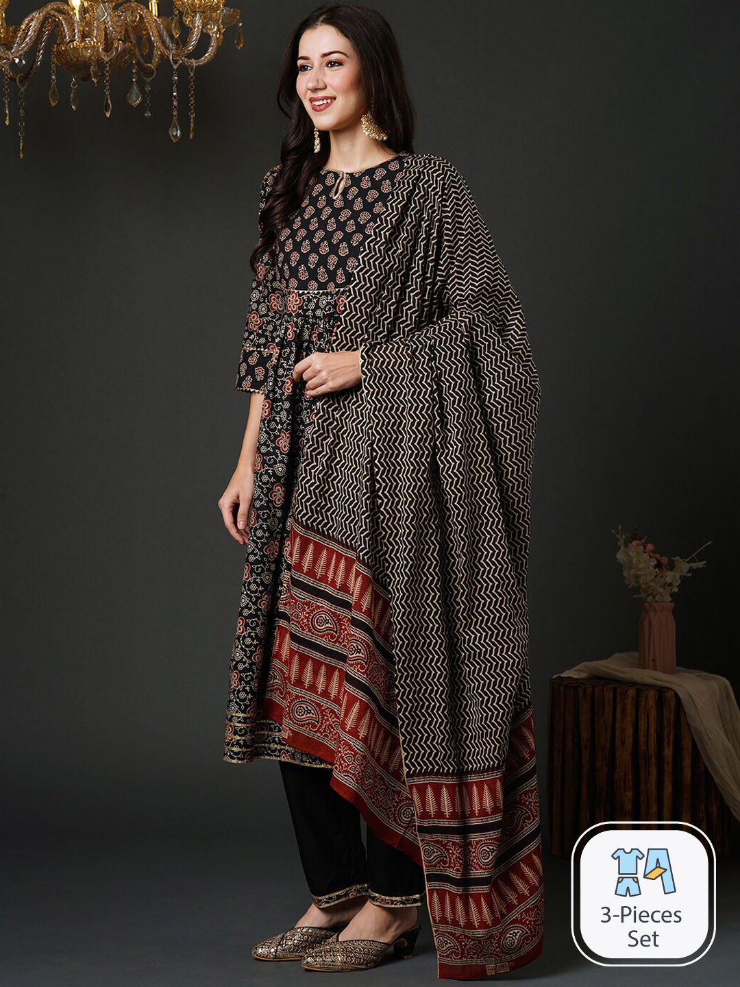 Indo Era Floral Printed Gotta Patti Pure Cotton Kurta & Trousers With Dupatta, Black
Indo Era Floral Printed Gotta Patti Pure Cotton Kurta & Trousers With Dupatta, Black
