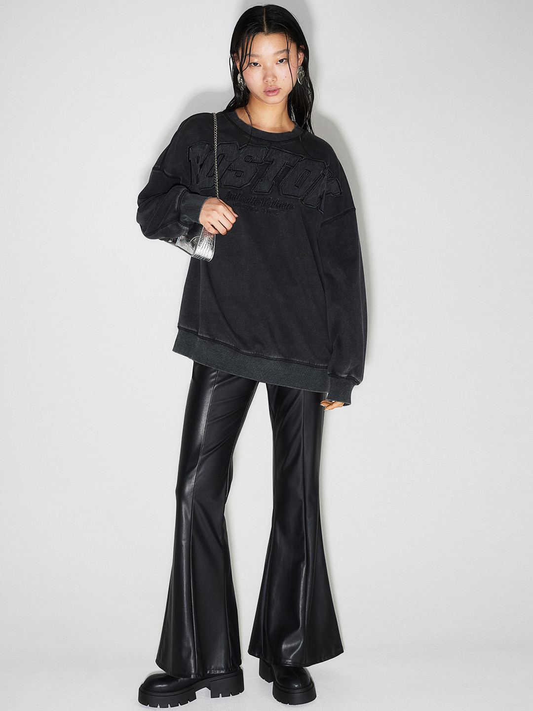 H&M Women Flared Trousers, Black 
H&M Women Flared Trousers, Black