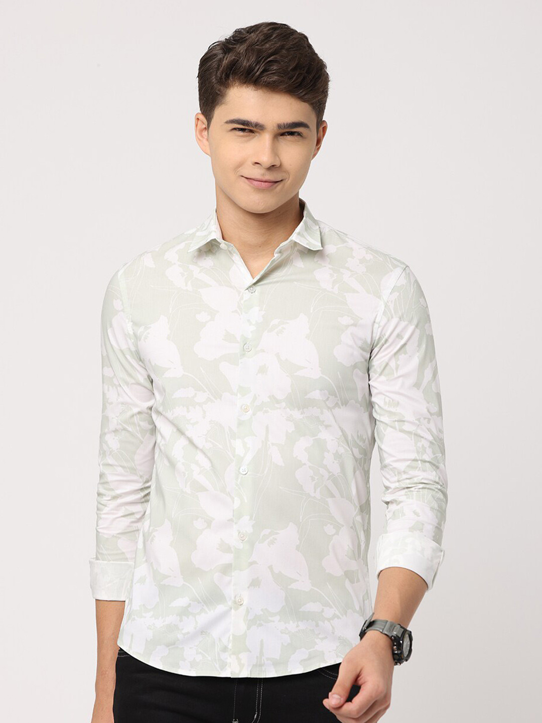 FLY 69 Premium Slim Fit Floral Printed Spread Collar Long Sleeve Cotton Casual Shirt, Green
FLY 69 Premium Slim Fit Floral Printed Spread Collar Long Sleeve Cotton Casual Shirt, Green