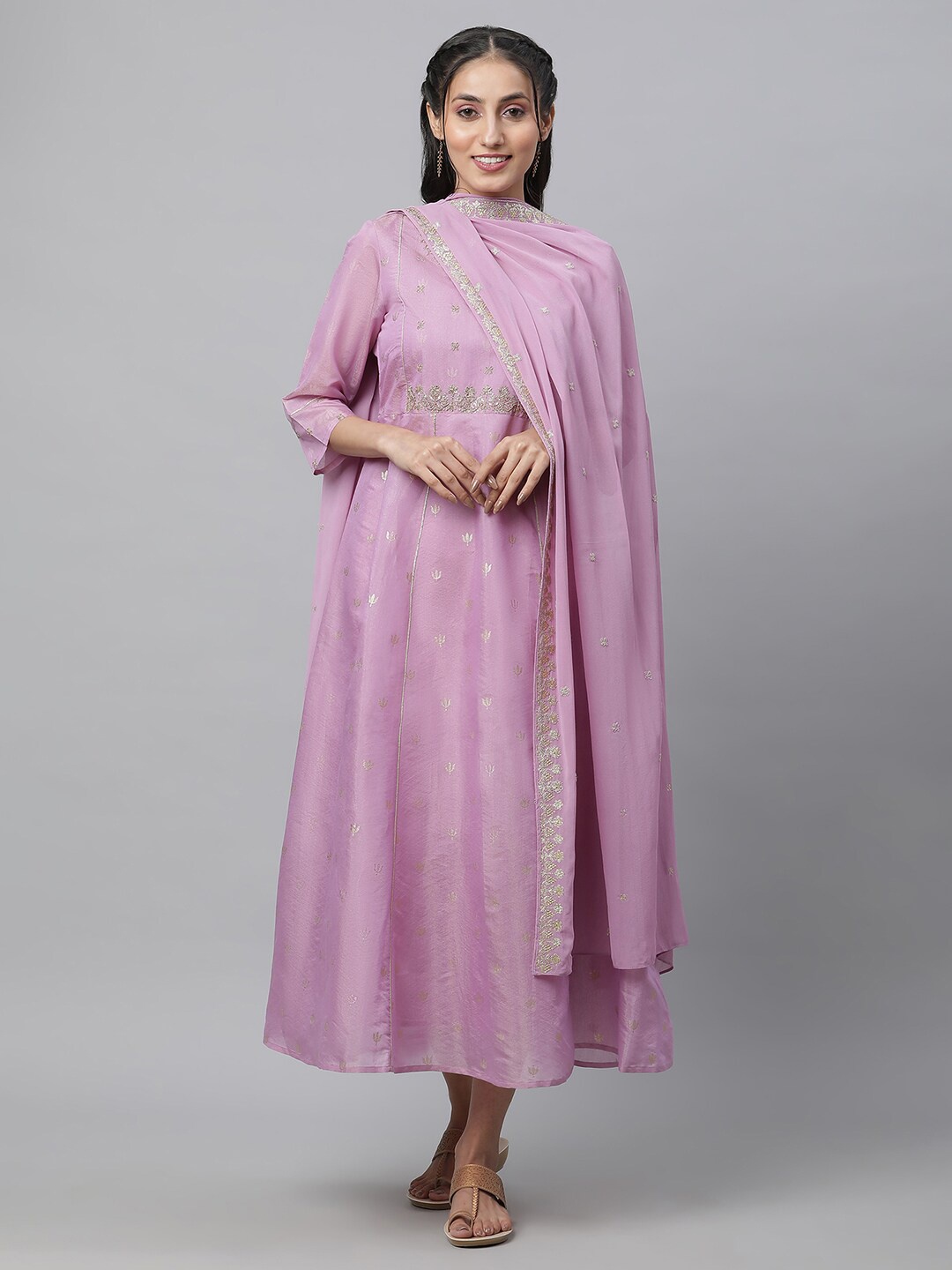 AURELIA Purple Ethnic motifs Self Design Embroidered Fit & Flare Ethnic Dress With Dupatta
AURELIA Purple Ethnic motifs Self Design Embroidered Fit & Flare Ethnic Dress With Dupatta