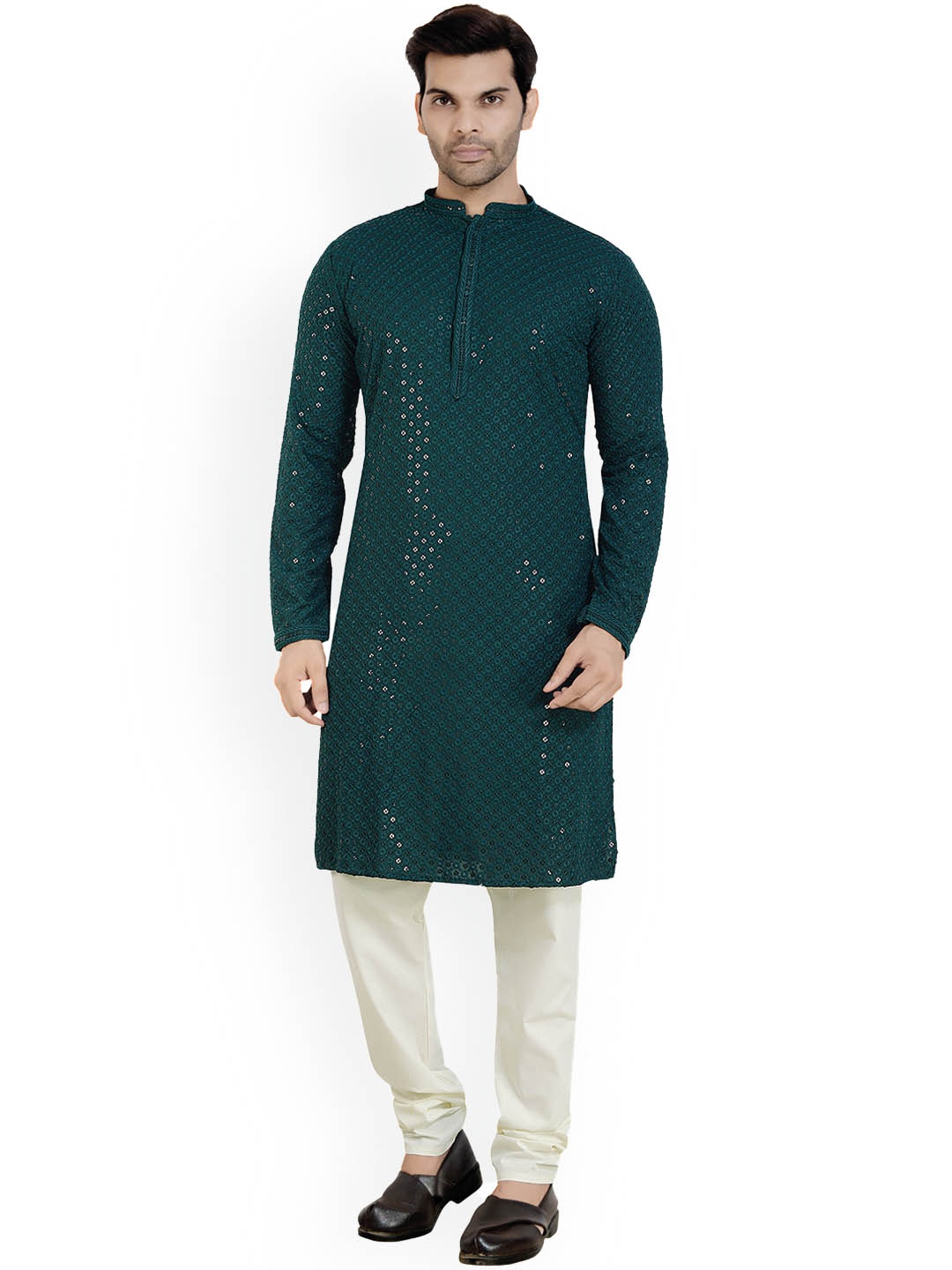ARRUGA Ethnic Motifs Embroidered Mandarin Collar Regular Sequinned Kurta with Pyjamas, Green
ARRUGA Ethnic Motifs Embroidered Mandarin Collar Regular Sequinned Kurta with Pyjamas, Green
