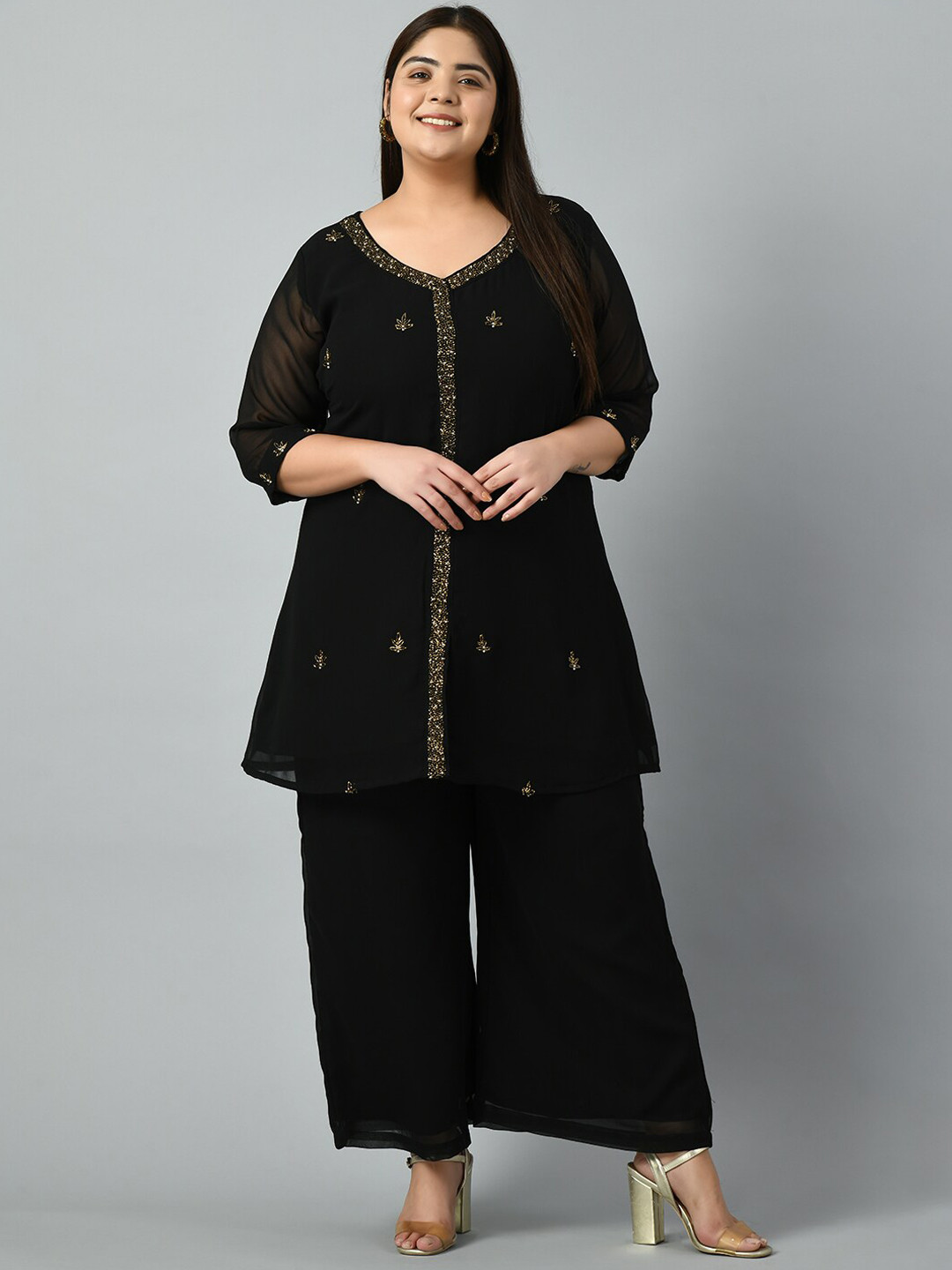 PrettyPlus by Desinoor.com Plus Size Floral Embroidered Beads & Stones Kurta with Palazzos, Black
PrettyPlus by Desinoor.com Plus Size Floral Embroidered Beads & Stones Kurta with Palazzos, Black