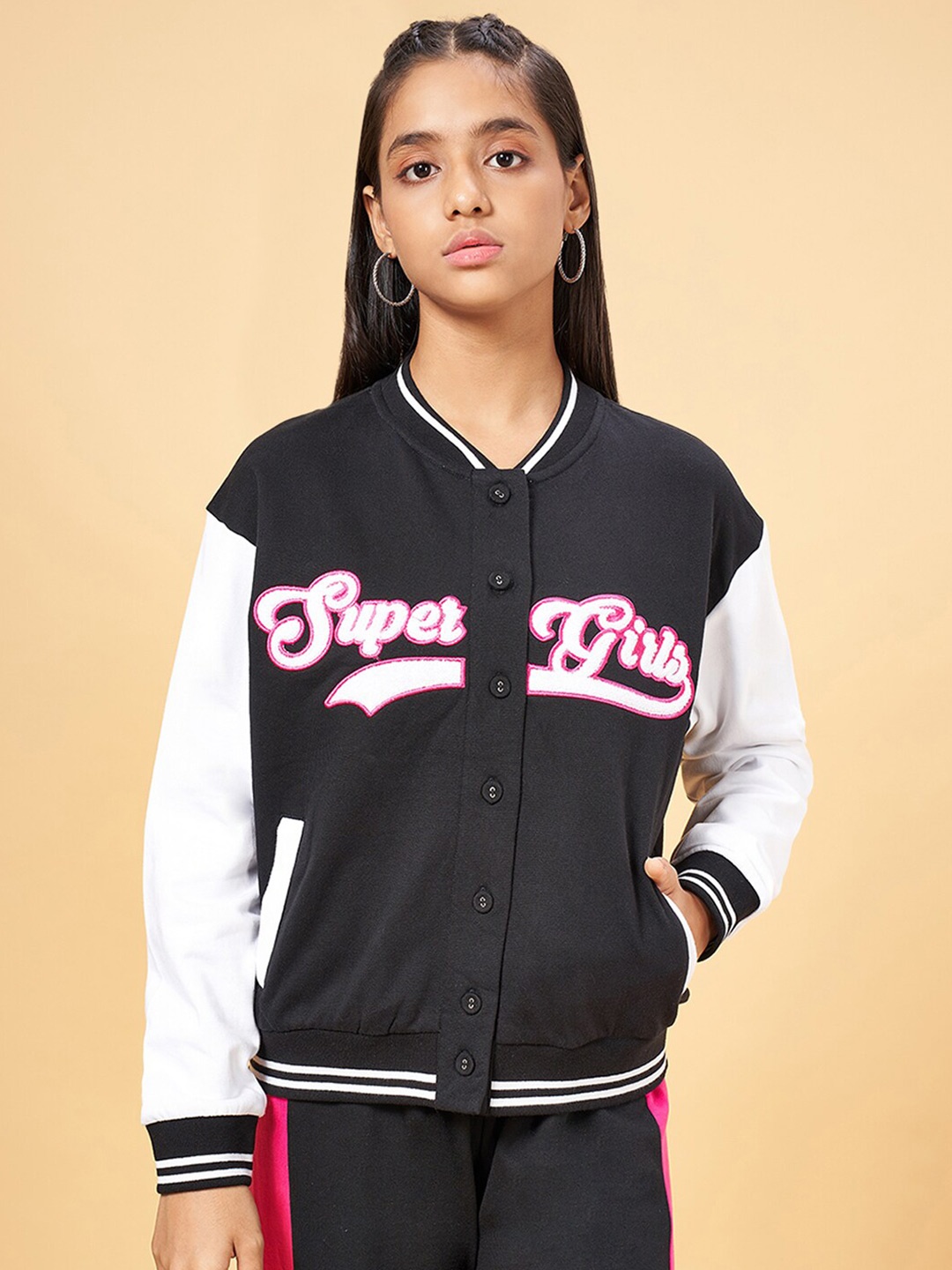 Coolsters by Pantaloons Girls Typography Printed Cotton Mock Collar Front-Open Sweatshirt, Black
Coolsters by Pantaloons Girls Typography Printed Cotton Mock Collar Front-Open Sweatshirt, Black