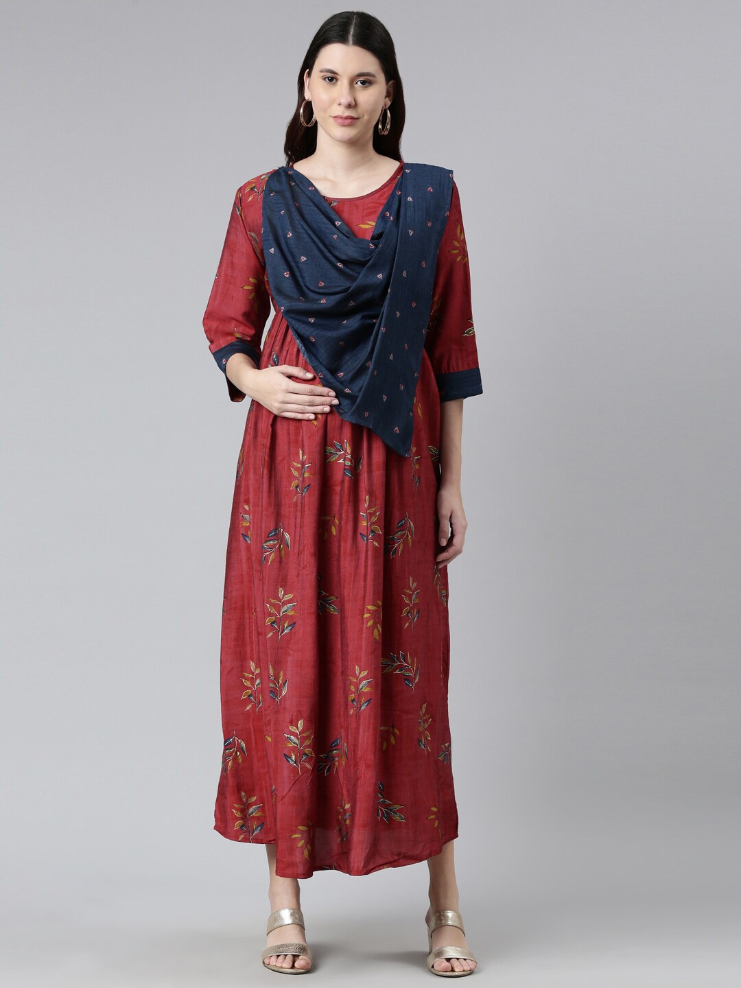 GOLDSTROMS Ethnic Motifs Printed Round Neck Gathered Maternity A-Line Ethnic Dress, Red
GOLDSTROMS Ethnic Motifs Printed Round Neck Gathered Maternity A-Line Ethnic Dress, Red