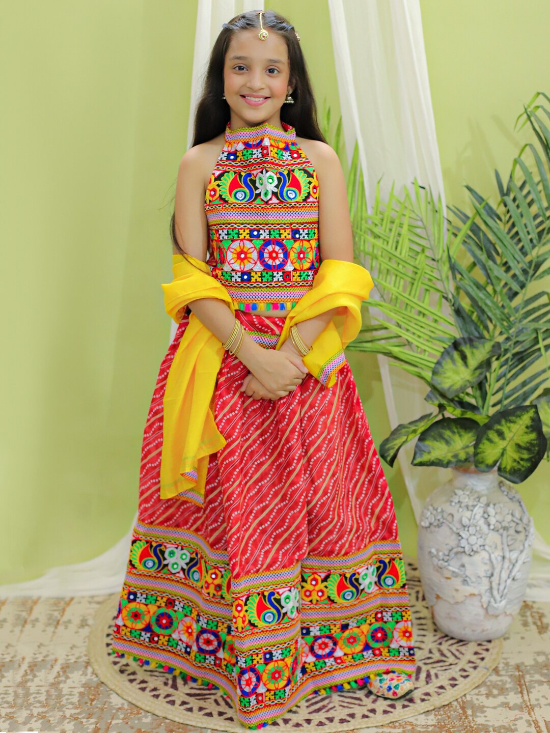 BownBee Girls Embroidered Mirror Work Ready to Wear Cotton Lehenga Choli, Red
BownBee Girls Embroidered Mirror Work Ready to Wear Cotton Lehenga Choli, Red