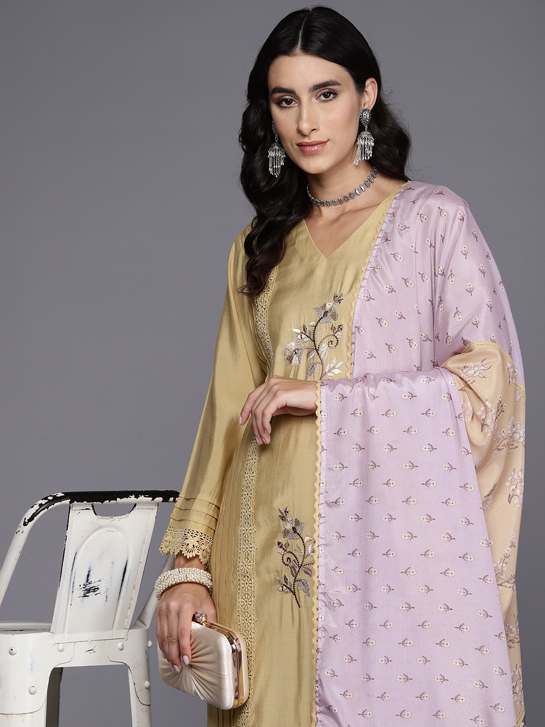 Indo Era Women Floral Embroidered Regular Thread Work Kurta with Trousers & Dupatta, Mustard
Indo Era Women Floral Embroidered Regular Thread Work Kurta with Trousers & Dupatta, Mustard