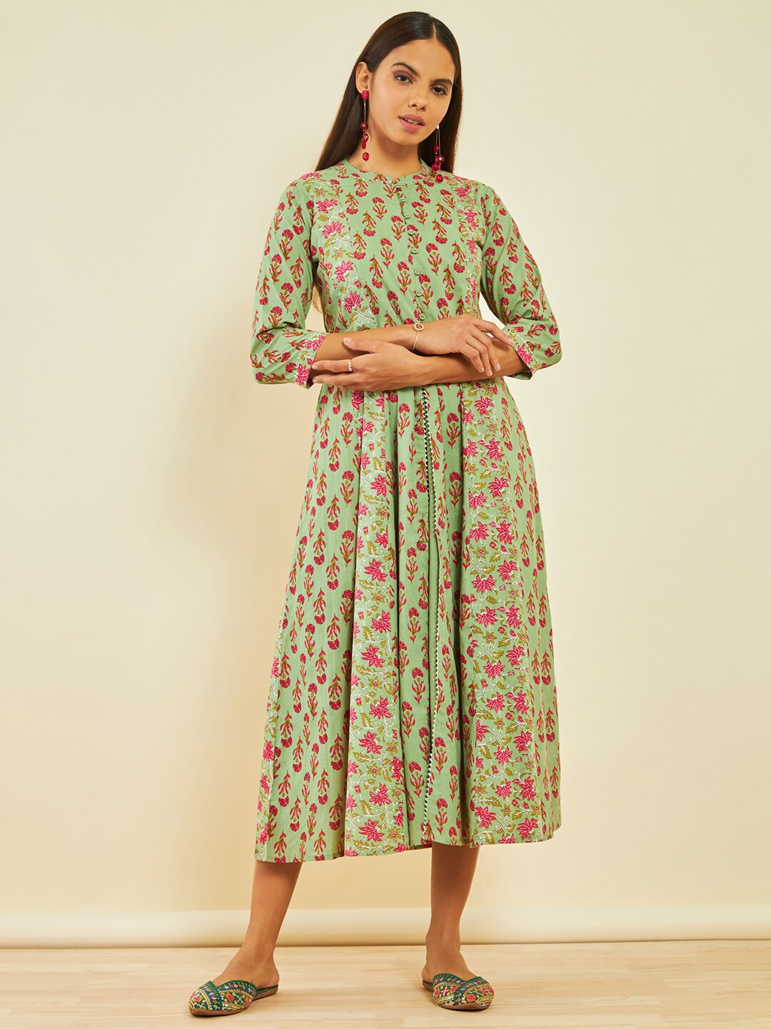 Soch Floral Printed Mandarin Collar Gotta Patti Cotton A-Line Ethnic Dress, Green
Soch Floral Printed Mandarin Collar Gotta Patti Cotton A-Line Ethnic Dress, Green