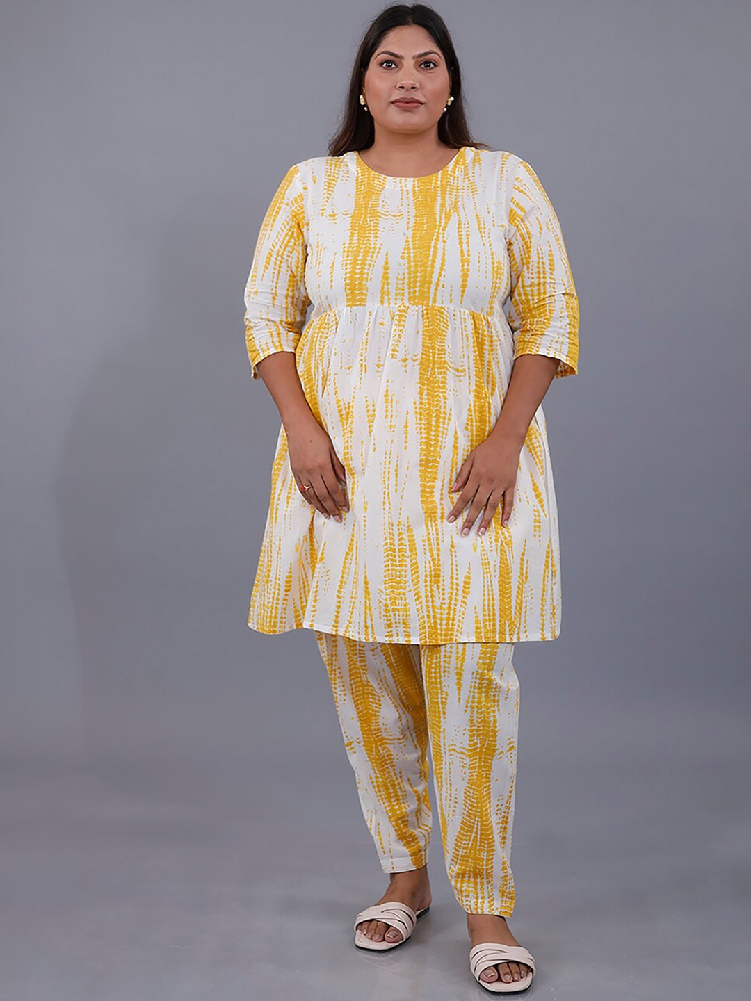 Fabnest Curve Plus Size Abstract Printed Pure Cotton A-Line Kurta With Trousers, White
Fabnest Curve Plus Size Abstract Printed Pure Cotton A-Line Kurta With Trousers, White