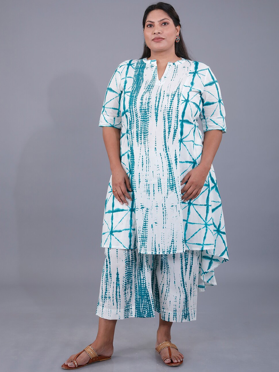 Fabnest Curve Abstract Printed Mandarin Collar Pure Cotton Kurta with Pyjamas, Green
Fabnest Curve Abstract Printed Mandarin Collar Pure Cotton Kurta with Pyjamas, Green