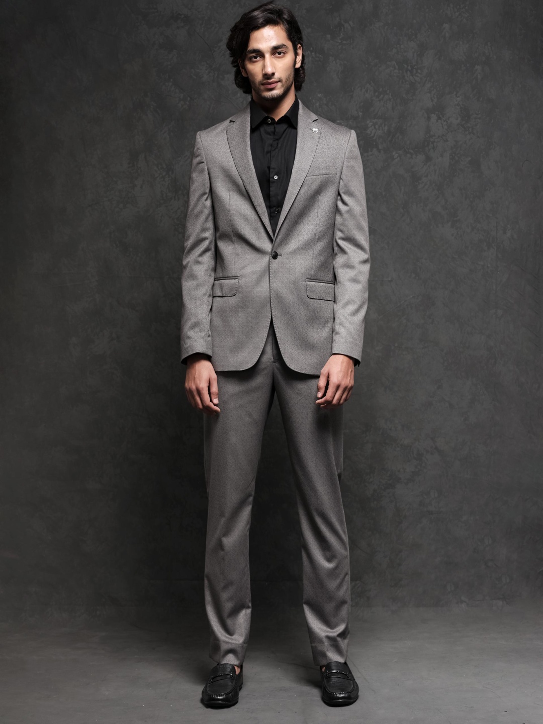 RARE RABBIT Men Self-Design Single-Breasted Tailored-Fit Two-Piece Suit, Grey
RARE RABBIT Men Self-Design Single-Breasted Tailored-Fit Two-Piece Suit, Grey