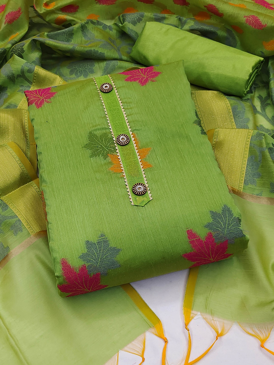 SHADOW & SAINING Ethnic Motifs Woven Design Banarasi Jacquard Unstitched Dress Material, Green
SHADOW & SAINING Ethnic Motifs Woven Design Banarasi Jacquard Unstitched Dress Material, Green