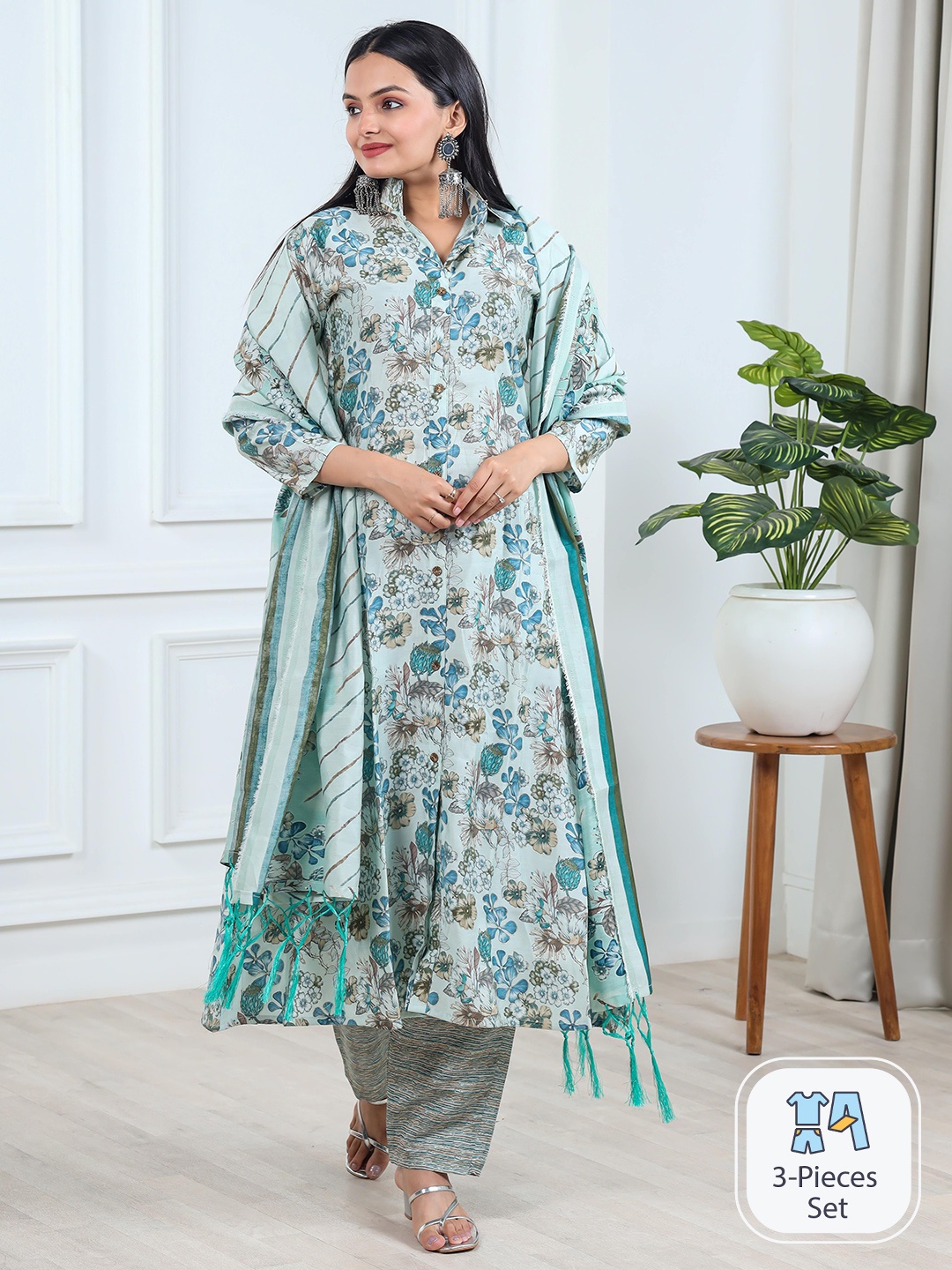 Vidraa Western Store Floral Printed Chanderi Cotton Kurta With Trousers & Dupatta, Blue
Vidraa Western Store Floral Printed Chanderi Cotton Kurta With Trousers & Dupatta, Blue