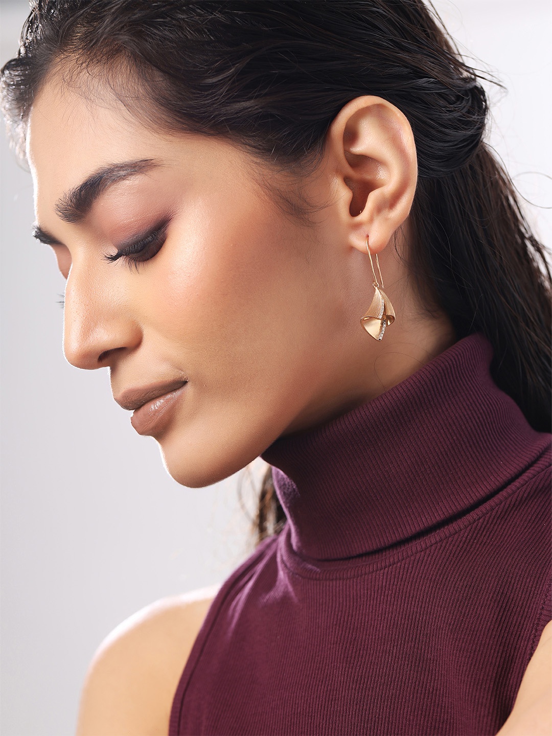 Kicky And Perky 925 Sterling silver Mossanite Studded Folded Frills Earrings, Rose gold
Kicky And Perky 925 Sterling silver Mossanite Studded Folded Frills Earrings, Rose gold