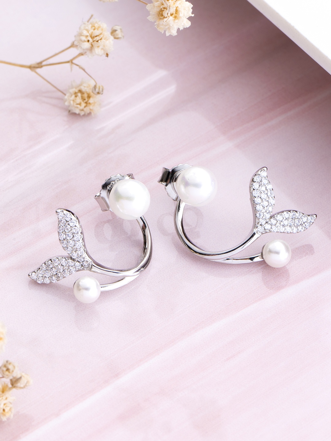 Zavya Rhodium-Plated Sterling Silver Pearls Studded Leaf Shaped Studs Earrings
Zavya Rhodium-Plated Sterling Silver Pearls Studded Leaf Shaped Studs Earrings
