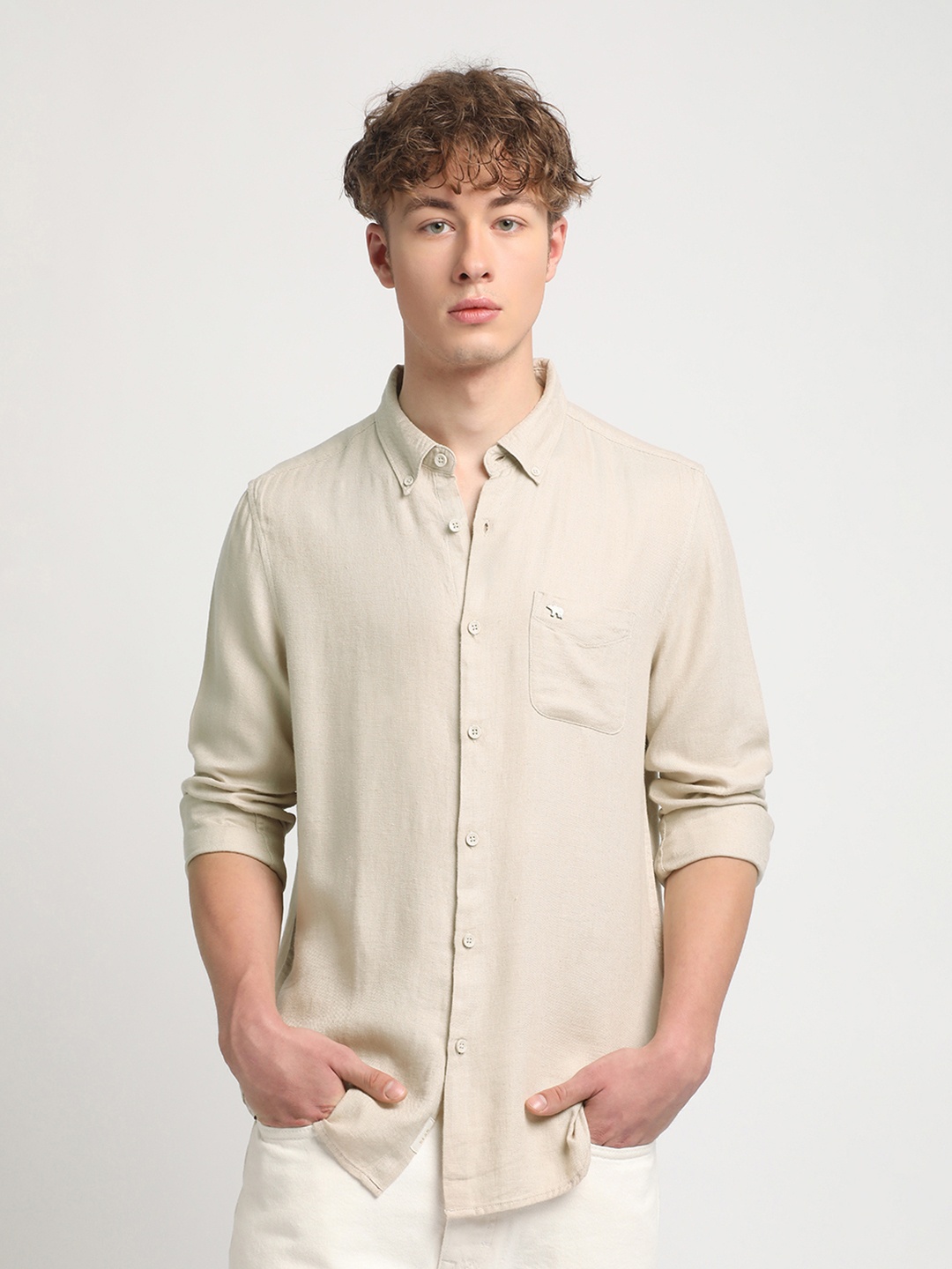 THE BEAR HOUSE Slim Fit Button Down Collar Chest Pocket Pure Cotton Casual Shirt, Beige
THE BEAR HOUSE Slim Fit Button Down Collar Chest Pocket Pure Cotton Casual Shirt, Beige