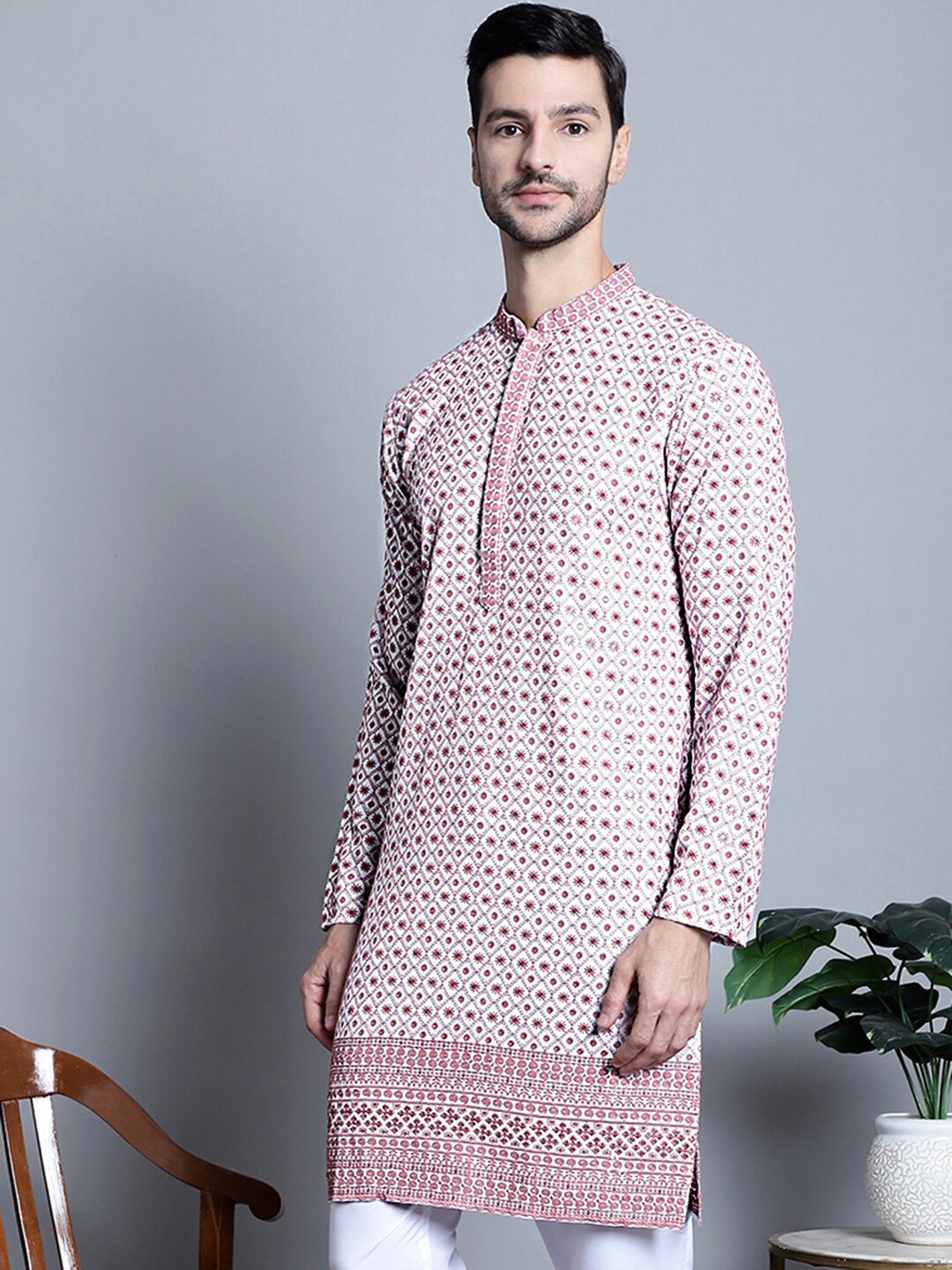 Jompers Ethnic Motifs Embroidered Sequinned Detailed Mandarin Collar Straight Kurta, White
Jompers Ethnic Motifs Embroidered Sequinned Detailed Mandarin Collar Straight Kurta, White