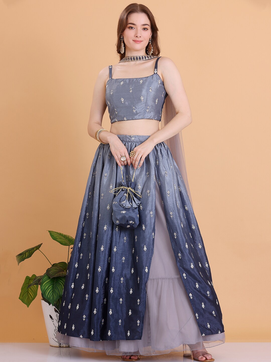 Ethnovog Embroidered Thread Work Ready to Wear Lehenga & Blouse With Dupatta, Grey
Ethnovog Embroidered Thread Work Ready to Wear Lehenga & Blouse With Dupatta, Grey