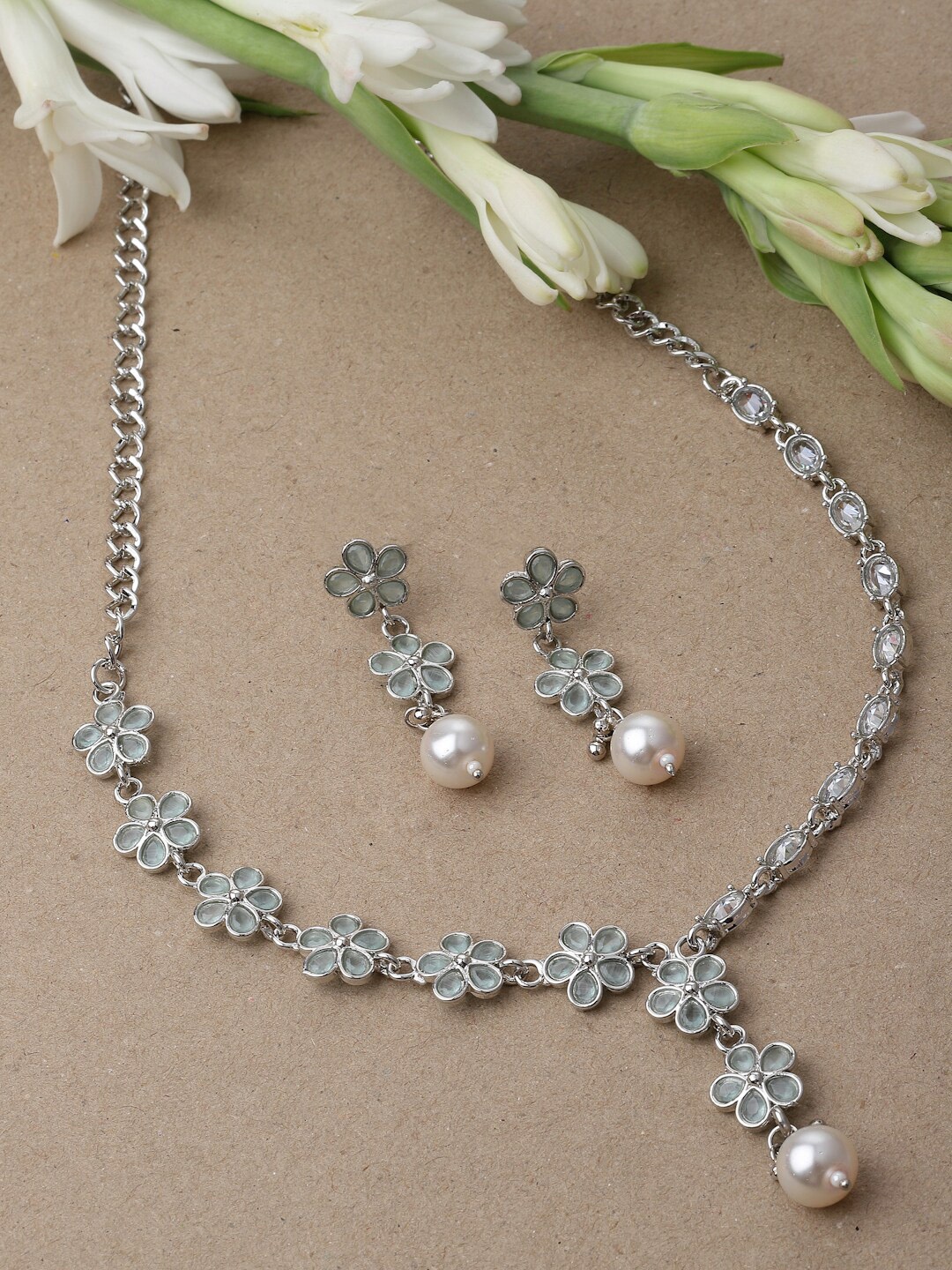 ZENEME Rhodium-Plated American Diamond And Pearl Studded Floral Jewellery Set, Sea green
ZENEME Rhodium-Plated American Diamond And Pearl Studded Floral Jewellery Set, Sea green