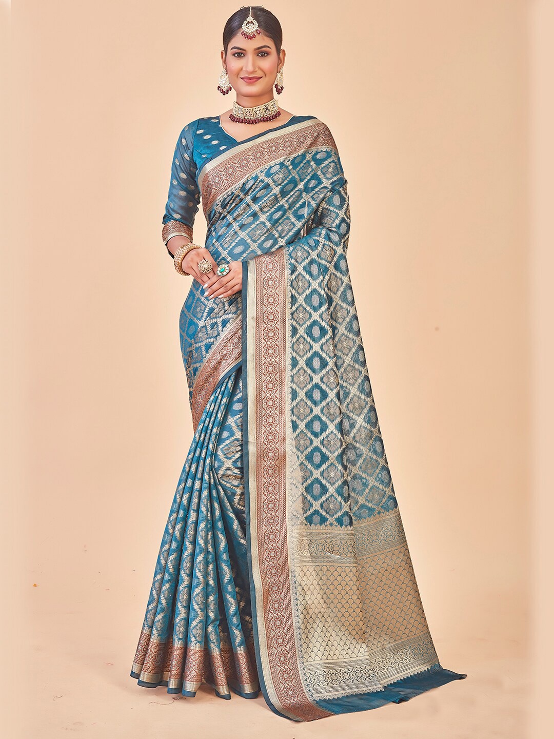 Anouk Ethnic Motifs Woven Design Zari Art Silk Jacquard Kanjeevaram Saree, Turquoise blue
Anouk Ethnic Motifs Woven Design Zari Art Silk Jacquard Kanjeevaram Saree, Turquoise blue