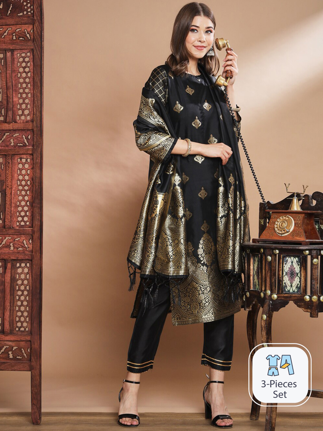 PPTOSS Ethnic Motifs Woven Design Straight Kurta With Trousers & Dupatta, Black
PPTOSS Ethnic Motifs Woven Design Straight Kurta With Trousers & Dupatta, Black