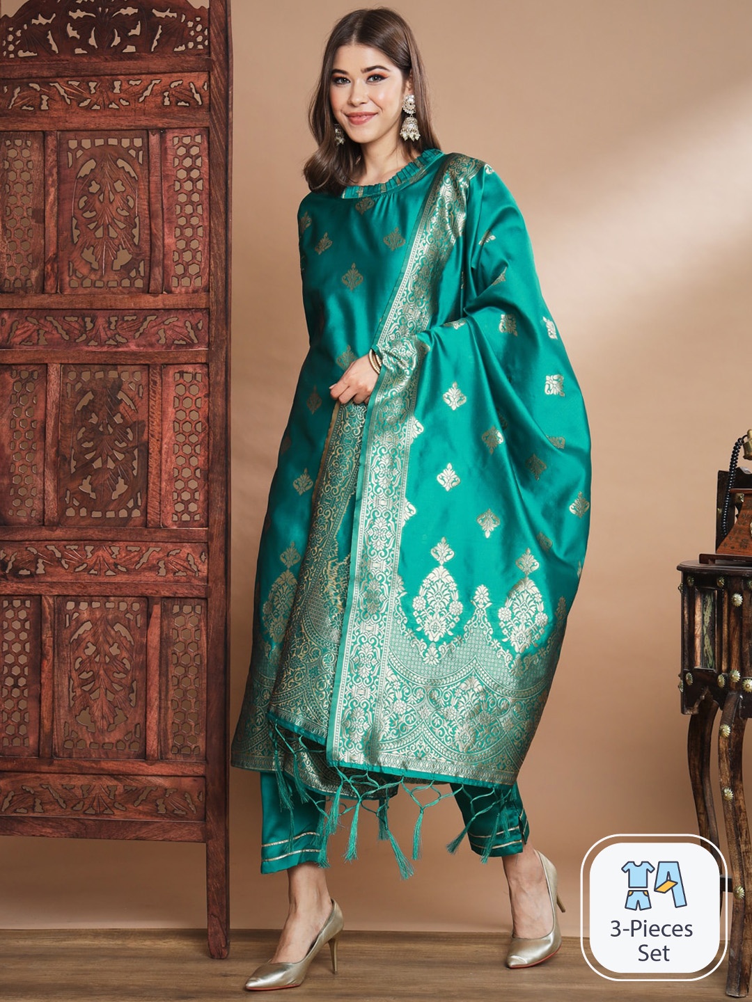 PPTOSS Ethnic Motifs Woven Design Straight Kurta With Trousers & With Dupatta, Green
PPTOSS Ethnic Motifs Woven Design Straight Kurta With Trousers & With Dupatta, Green