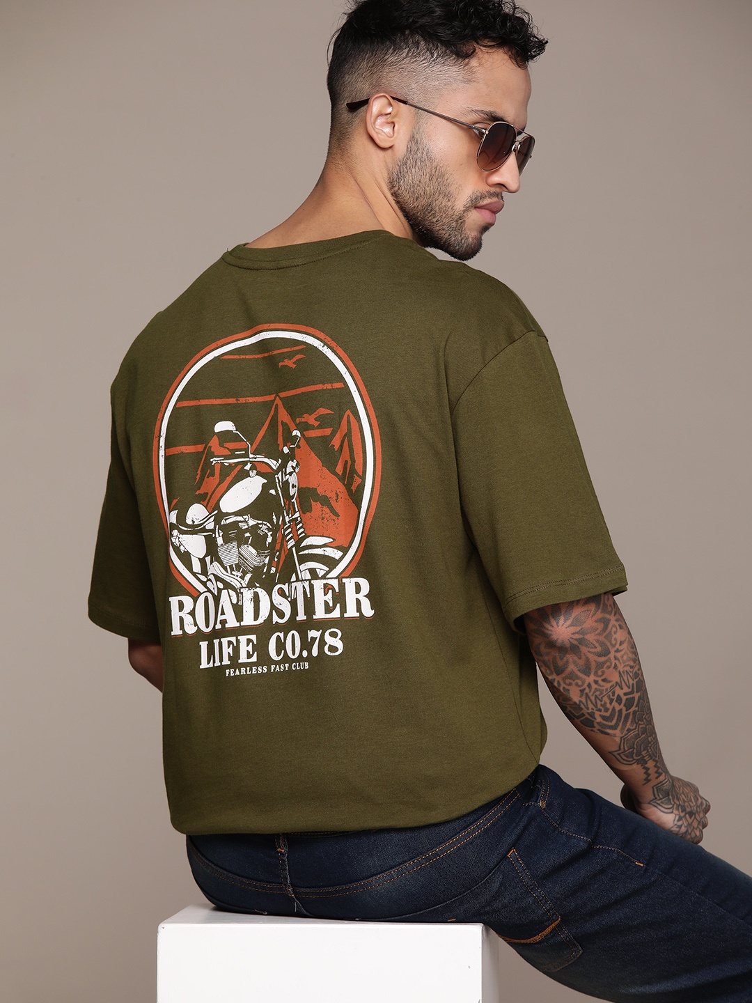 The Roadster Lifestyle Co. Brand Logo Printed Drop-Shoulder Sleeves Pure Cotton T-shirt, Olive
The Roadster Lifestyle Co. Brand Logo Printed Drop-Shoulder Sleeves Pure Cotton T-shirt, Olive