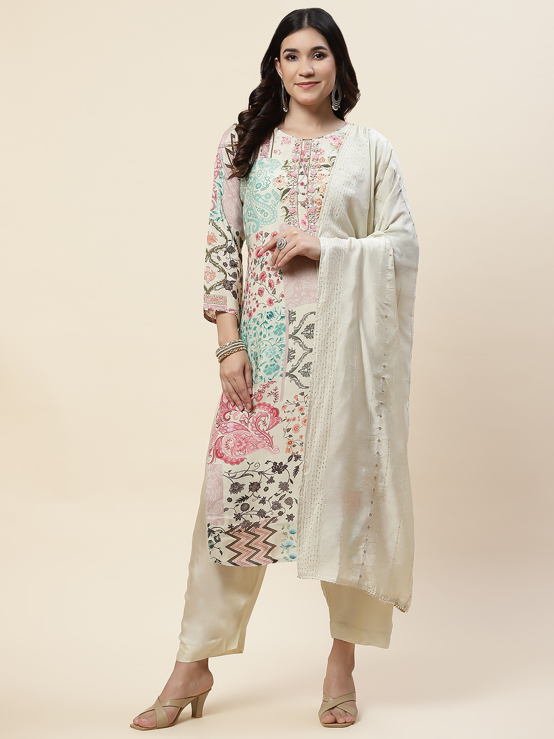 Meena Bazaar Floral Printed Regular Beads and Stones Kurta with Trousers & With Dupatta, Green
Meena Bazaar Floral Printed Regular Beads and Stones Kurta with Trousers & With Dupatta, Green
