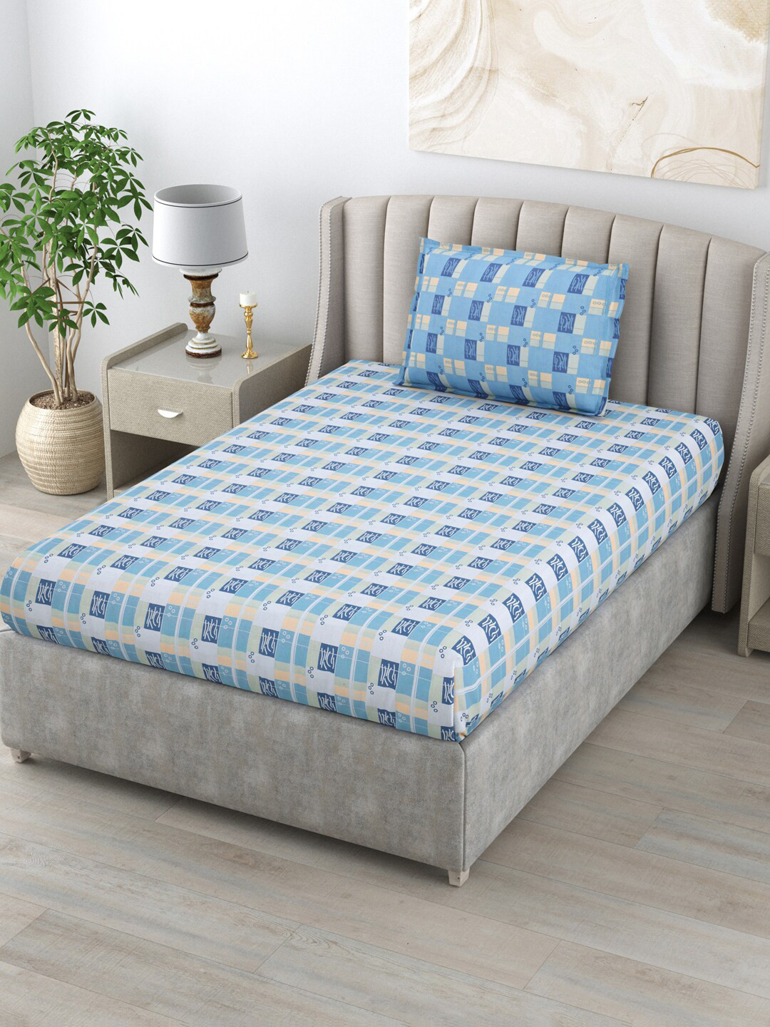 BOMBAY DYEING Blumen Blue & White Geometric Cotton 120 TC Single Bedsheet & Pillow Cover
BOMBAY DYEING Blumen Blue & White Geometric Cotton 120 TC Single Bedsheet & Pillow Cover