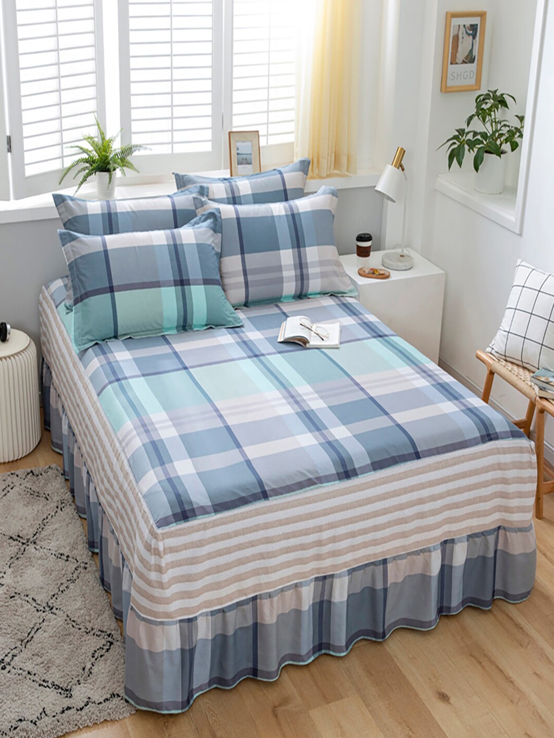 JC Collection Blue & White Geometric Cotton 250 TC Queen Bedsheet With 2 Pillow Covers
JC Collection Blue & White Geometric Cotton 250 TC Queen Bedsheet With 2 Pillow Covers