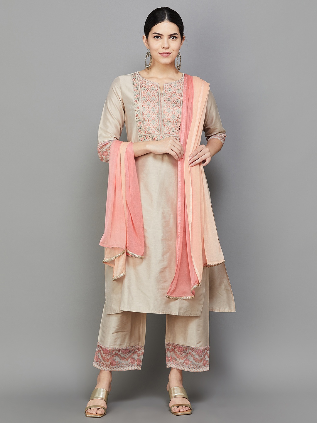 Melange by Lifestyle Yoke Design Thread Work Kurta with Palazzos & Dupatta, Off white
Melange by Lifestyle Yoke Design Thread Work Kurta with Palazzos & Dupatta, Off white