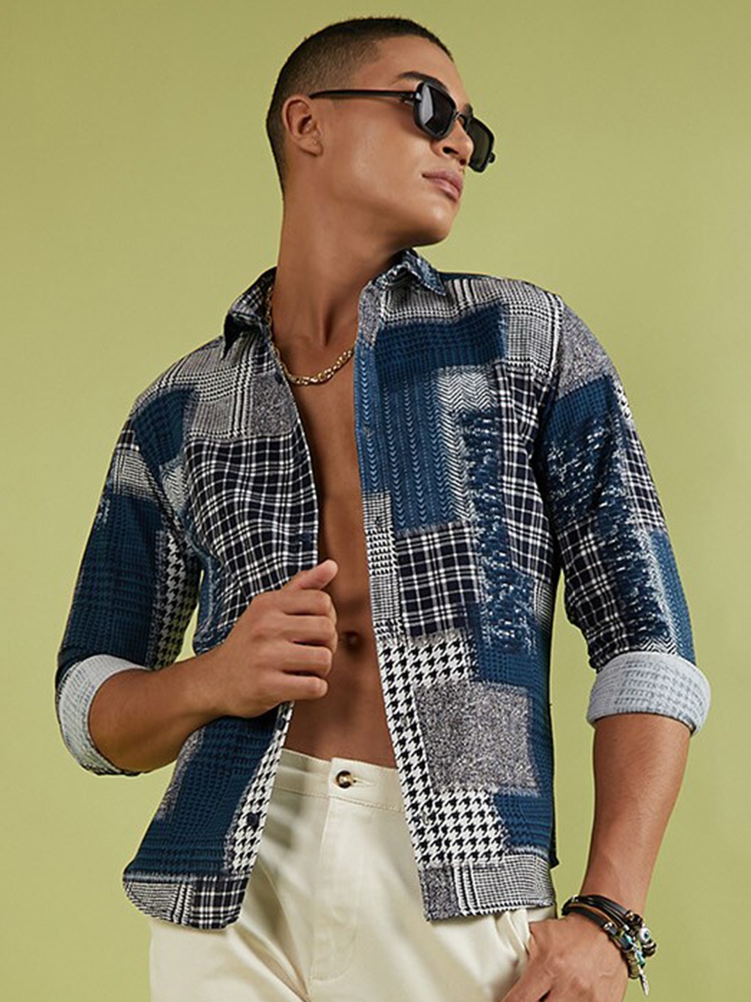 Campus Sutra Classic Checked Spread Collar Long Sleeve Cotton Casual Shirt, Navy blue
Campus Sutra Classic Checked Spread Collar Long Sleeve Cotton Casual Shirt, Navy blue