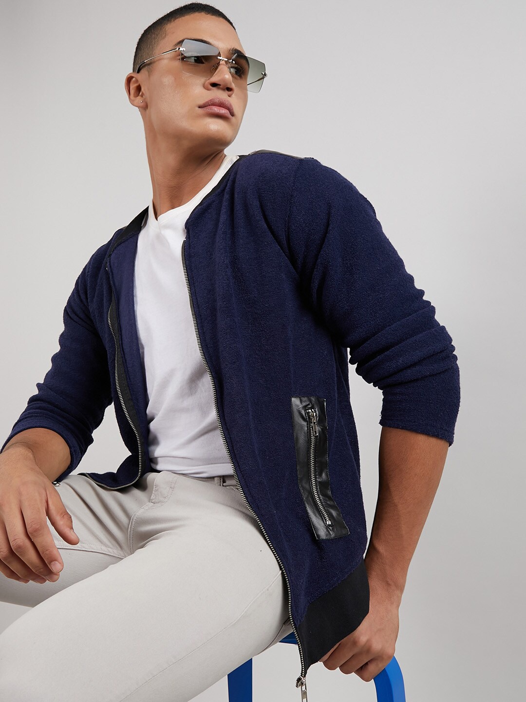 Campus Sutra Winter Wear Windcheater Stand Collar Cotton Open Front Jacket, Navy blue
Campus Sutra Winter Wear Windcheater Stand Collar Cotton Open Front Jacket, Navy blue