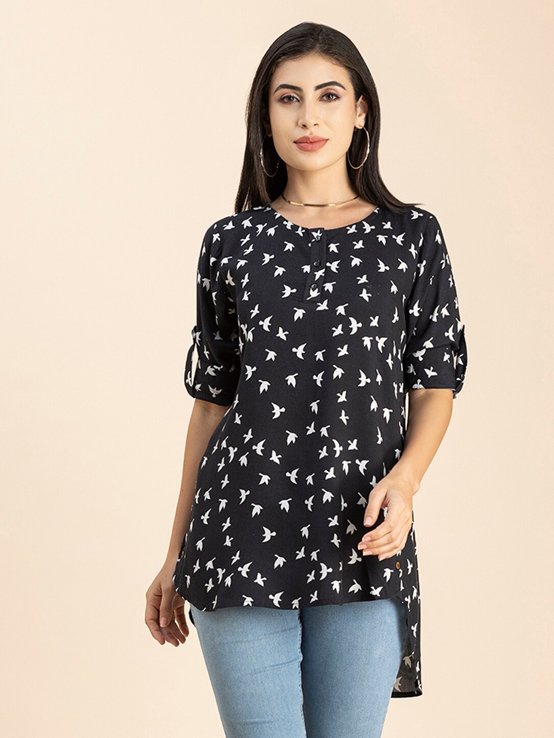 Moomaya Conversational Printed Roll-Up Sleeves High-Low Hem Top, Black
Moomaya Conversational Printed Roll-Up Sleeves High-Low Hem Top, Black