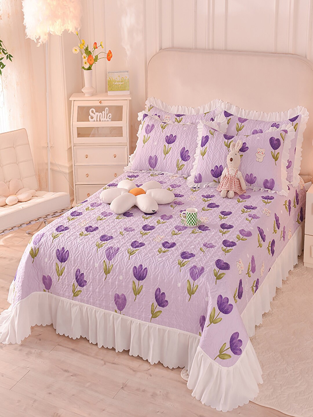 JC Collection Lavender & Purple Floral 162 TC Double Queen Bed Cover With 2 Pillow Covers
JC Collection Lavender & Purple Floral 162 TC Double Queen Bed Cover With 2 Pillow Covers