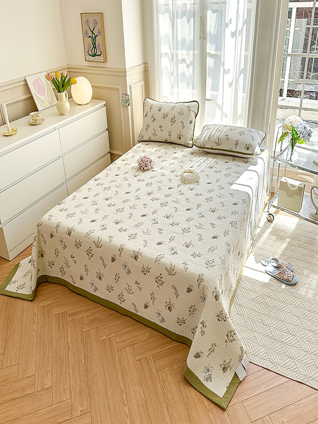 JC Collection Off White & Green Self Design 162 TC Double Queen Bed Cover & Pillow Covers
JC Collection Off White & Green Self Design 162 TC Double Queen Bed Cover & Pillow Covers