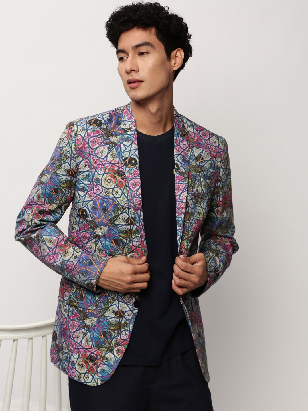 SHOWOFF Slim-Fit Printed Notched Lapel Collar Single Breasted Cotton Casual Blazer, Blue
SHOWOFF Slim-Fit Printed Notched Lapel Collar Single Breasted Cotton Casual Blazer, Blue