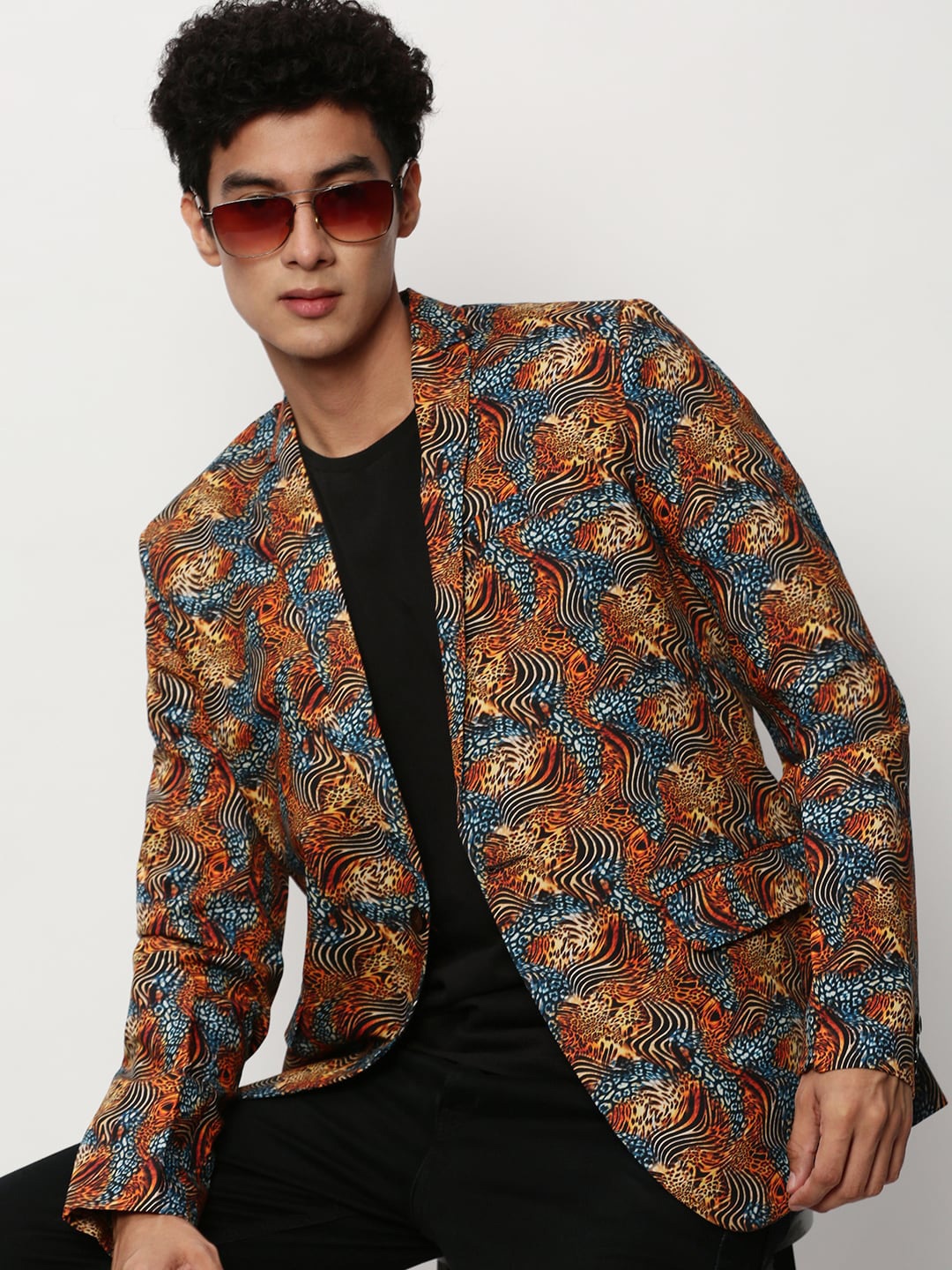 SHOWOFF Animal Printed Slim-Fit Notched Lapel Collar Single Cotton Breasted Blazer, Brown
SHOWOFF Animal Printed Slim-Fit Notched Lapel Collar Single Cotton Breasted Blazer, Brown