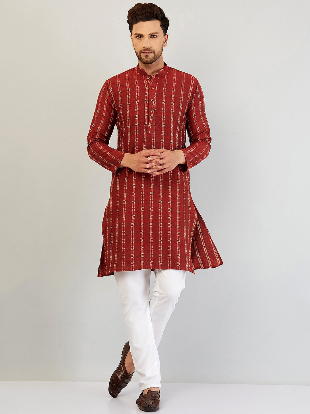 Armaan Ethnic Mandarin Collar Woven Design Kurta with Pyjamas, Red 
Armaan Ethnic Mandarin Collar Woven Design Kurta with Pyjamas, Red
